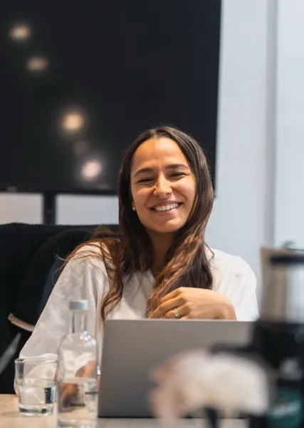 Retrato de Flor, Fundadora y CEO en fdbAgency